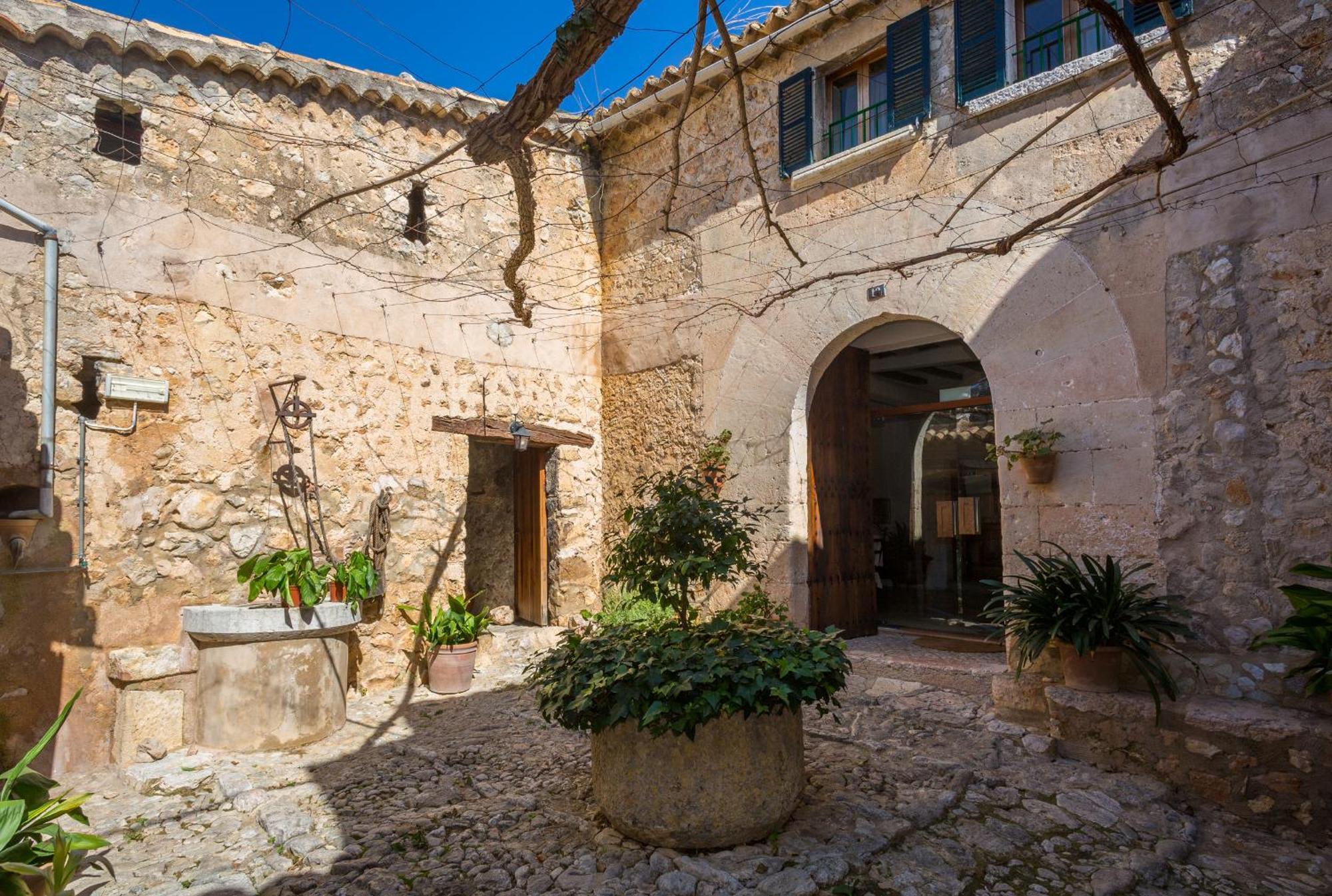 Finca Es Castell Binibona Exterior foto